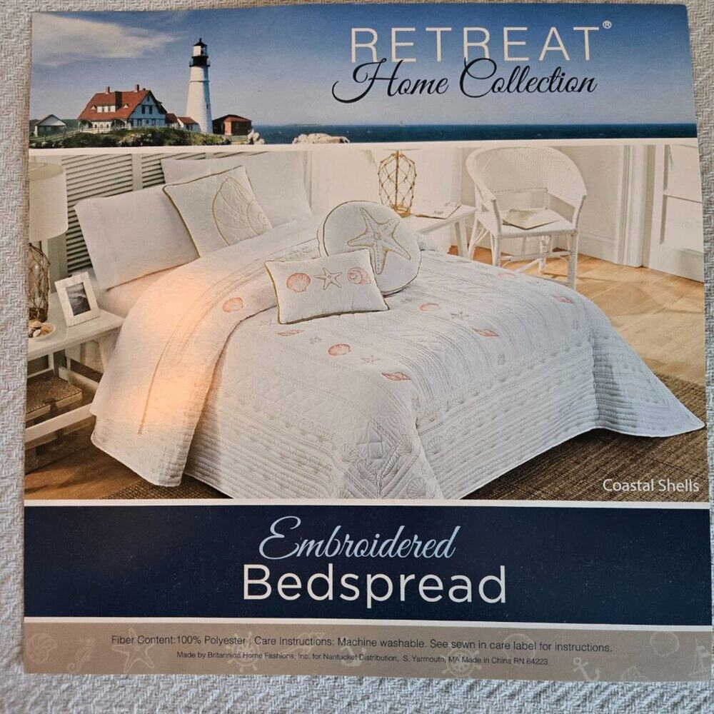 Coastal Quilt/Bedspread Twin Size White with Coral Seashell Embroidered Details